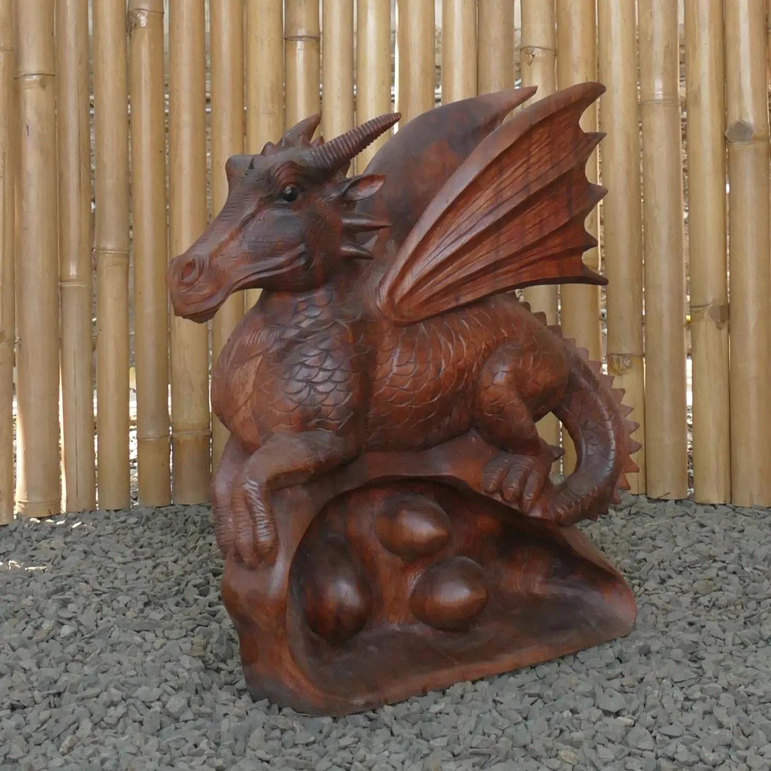  Product image 1 of the product “Dragon with leg lifted on the left made from suar wood, about 50cm Height ”